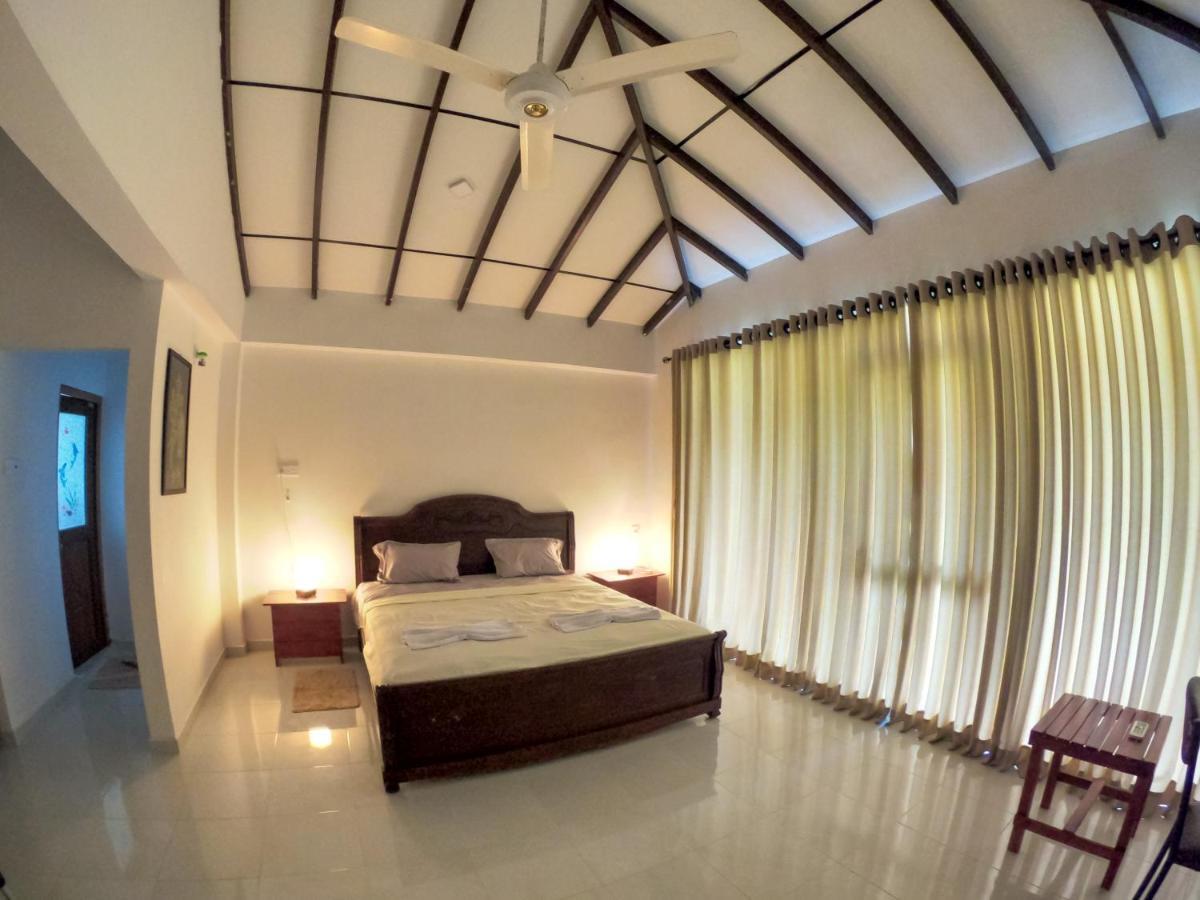 Pinnawala Elephant Front View Hotel Rambukkana Kültér fotó